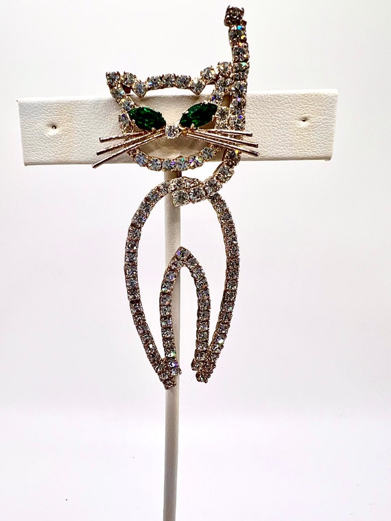 Cutest Vtg Articulating Rhinestone Cat W/emerald G