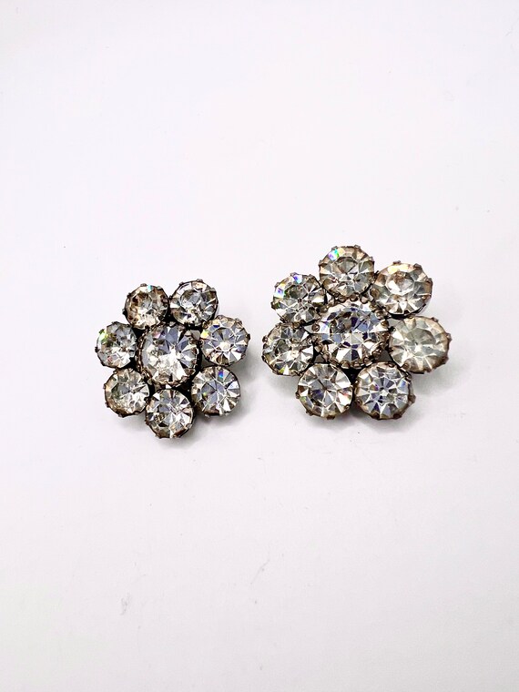 Gorgeous Vtg Clear And Sparkly Chaton Flower Earr… - image 3