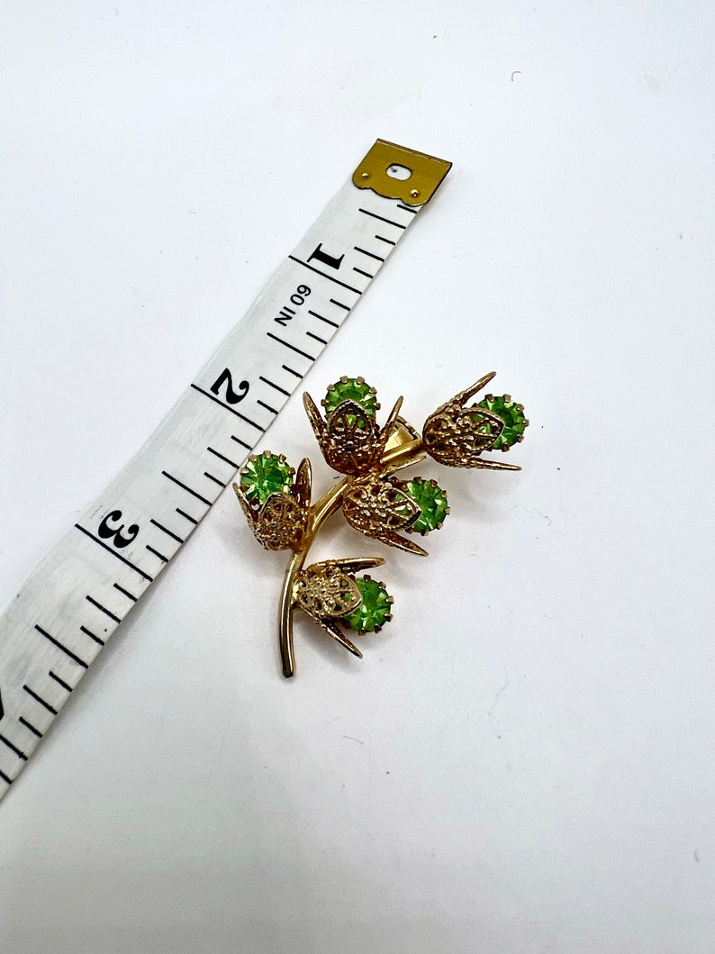 Beautiful Vtg Peridot And Filigree Flower Pin image 3