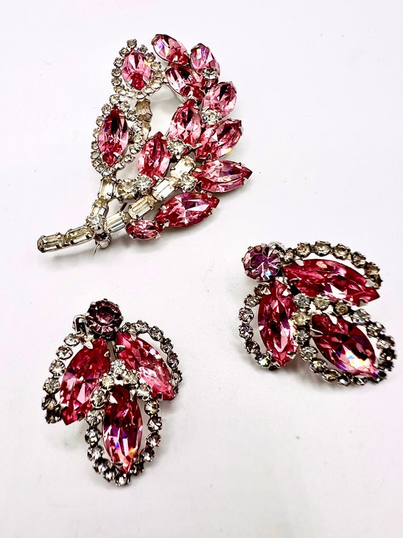 Gorgeous Vtg Weiss Pink And Clear Rhinestone Broo… - image 4