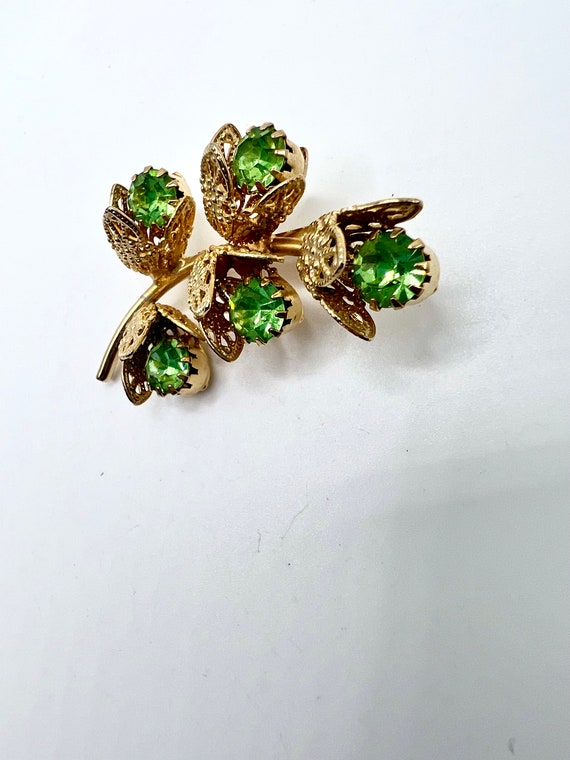 Beautiful Vtg Peridot And Filigree Flower  Pin - image 2