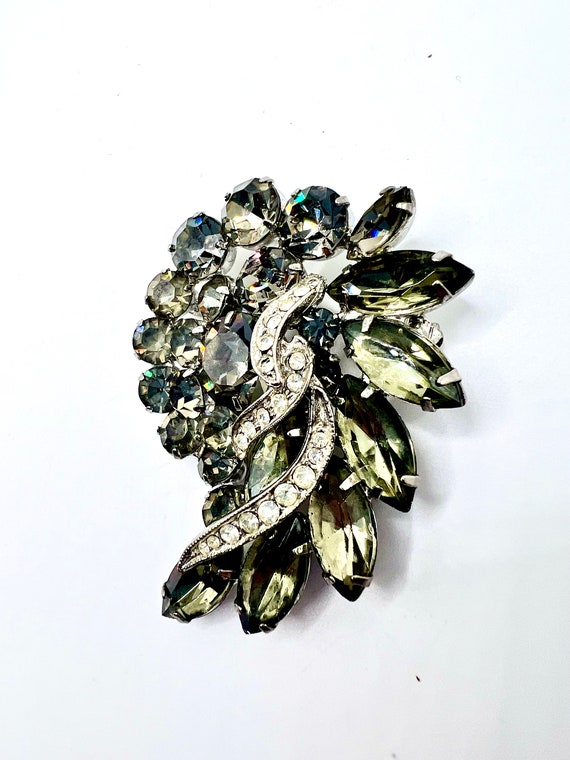 Fabulous Vtg Smokey Rhinestone Brooch Unsigned We… - image 3