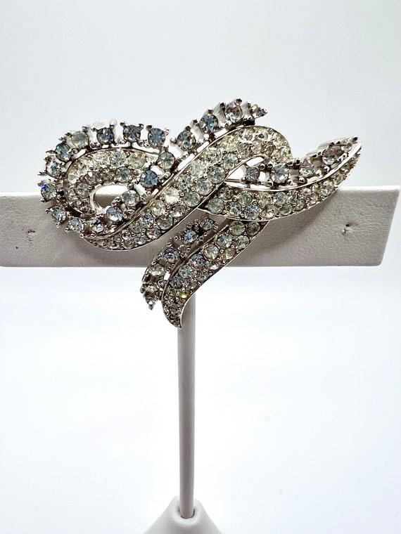 Stunning Vtg Crown Trifari Clear Rhinestone Brooch