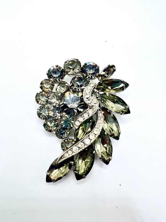 Fabulous Vtg Smokey Rhinestone Brooch Unsigned We… - image 2