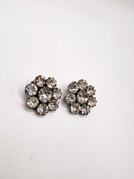 Gorgeous Vtg Clear And Sparkly Chaton Flower Earr… - image 4