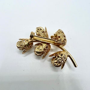 Beautiful Vtg Peridot And Filigree Flower Pin image 4