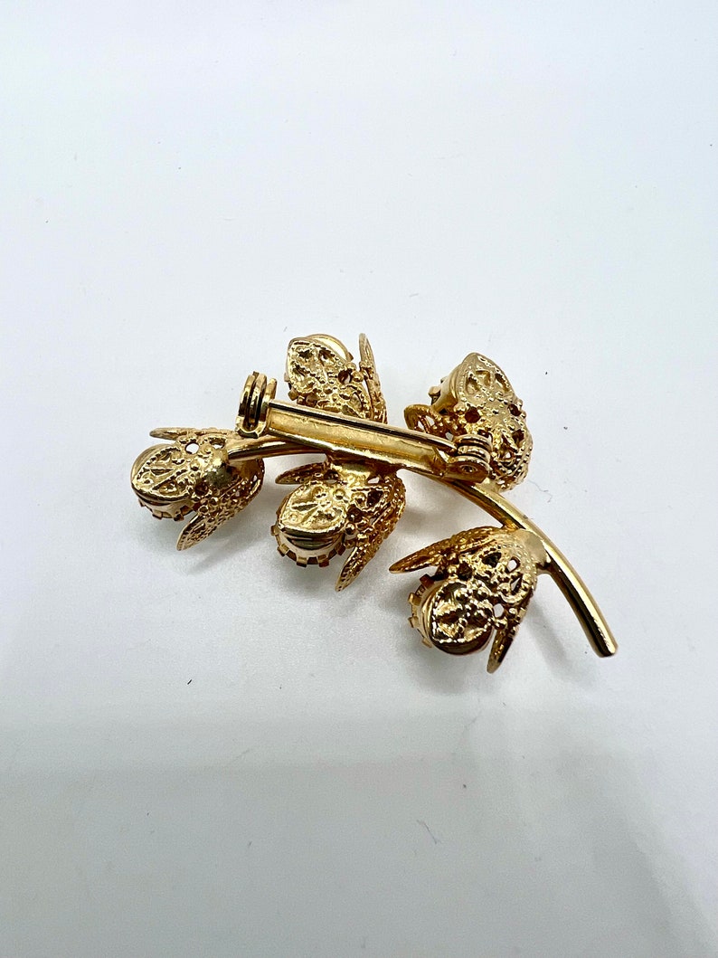 Beautiful Vtg Peridot And Filigree Flower Pin image 4
