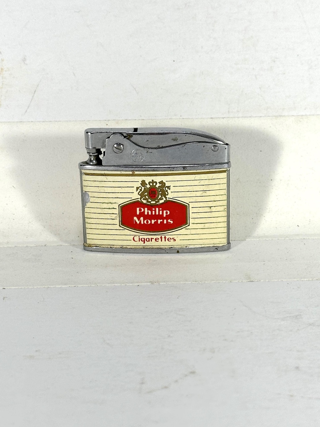 cigarette commercials 2000s Smoking advertisement 2000s hi-res stock photography and images