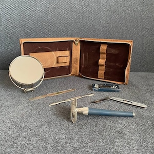 Vintage Traveling Grooming Set Leather