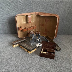 Vintage Traveling Grooming Set Leather