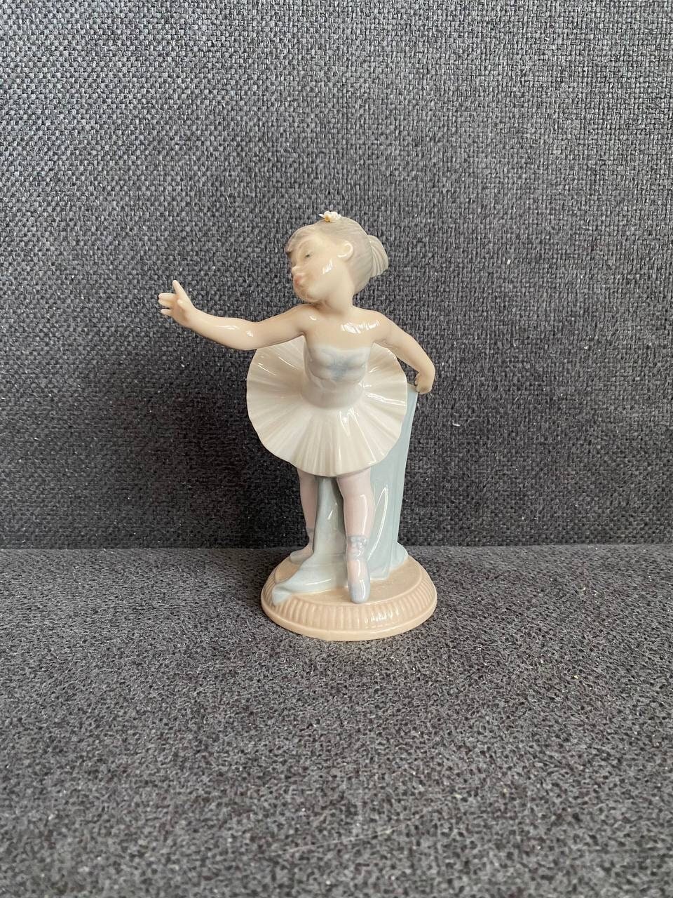 Nao by Lladro "My First Bow" 1980s