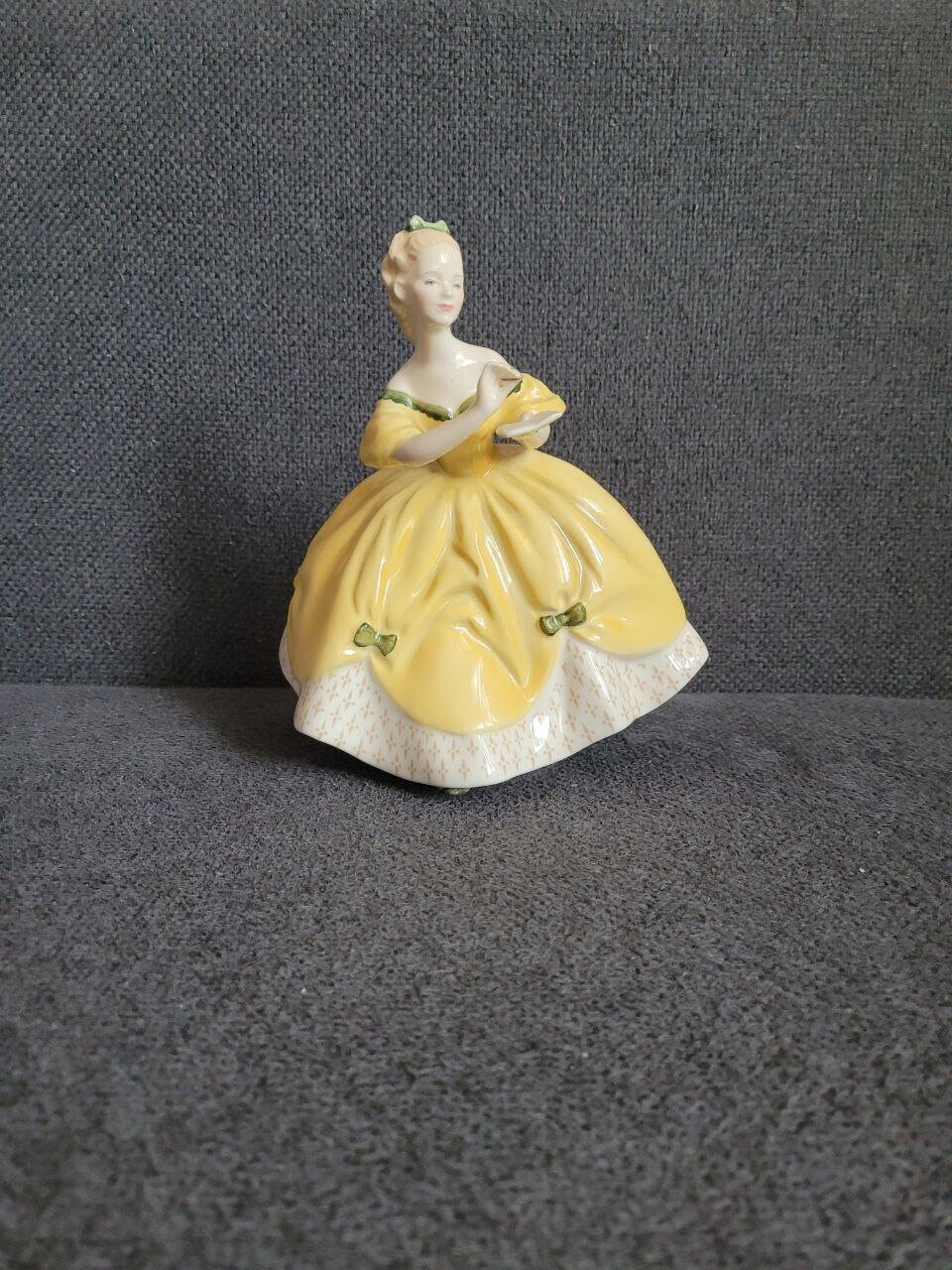 Royal Doulton Figurine 