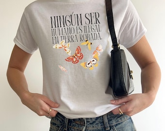 Ningún Ser Humano es Ilegal en Tierra Robada Shirt - 90er Jahre Cropped Baby Tee Aktivist Tee No One Is Illegal