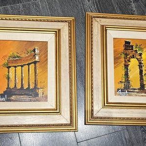 Pintura original de Van Gaard de 1967. Estudios Van Guard. Arquitectura original y excepcional, pintada y presentada en marcos de madera dorados.