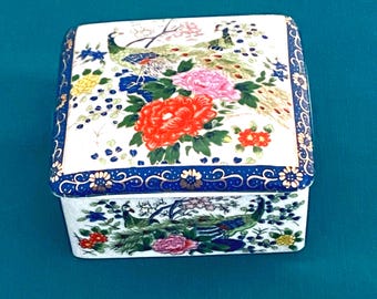 Small Japanese Porcelain Trinket Box