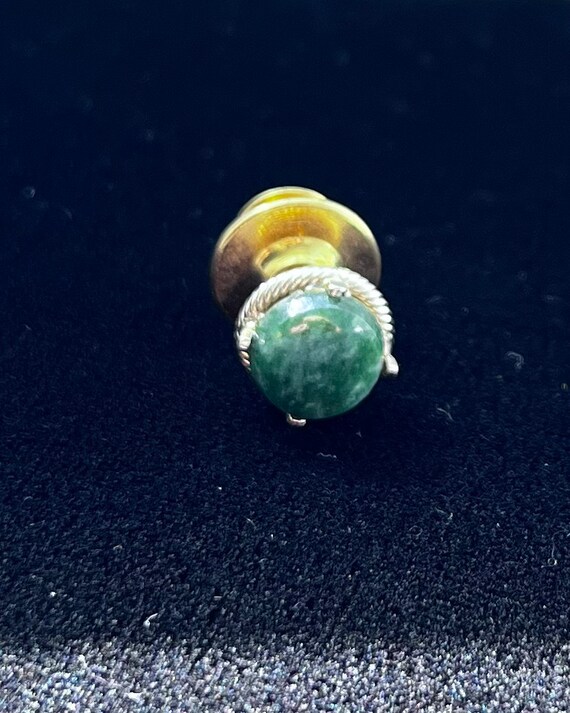 Vintage tie tack jade carved Thai princess Arts of th… Gem