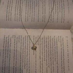 Gold heart pendant necklace