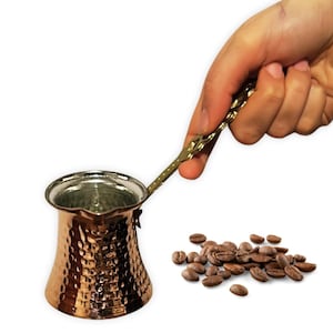 Handgemaakte koperen Turkse koffiepot: gehamerd Cezve Briki