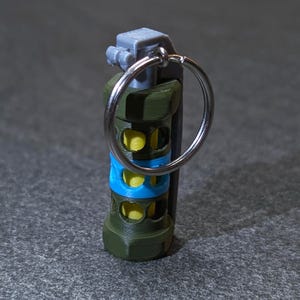 CS:GO CS2 Flashbang Keychain – 3D Printed Tactical Grenade Keyring | Gamer Gift, FPS Gaming Accessory