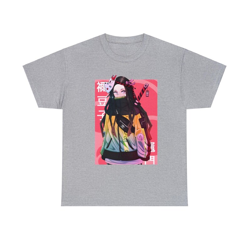 May include: A grey t-shirt with a colorful illustration of a female anime character wearing a yellow and green jacket, a black mask, and a sword. The character is standing in front of a pink and red background with Japanese text that reads "胡蝶しのぶ".