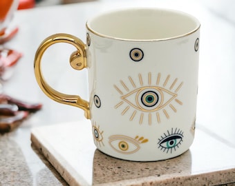 Taza de cerámica turca con forma de ojo