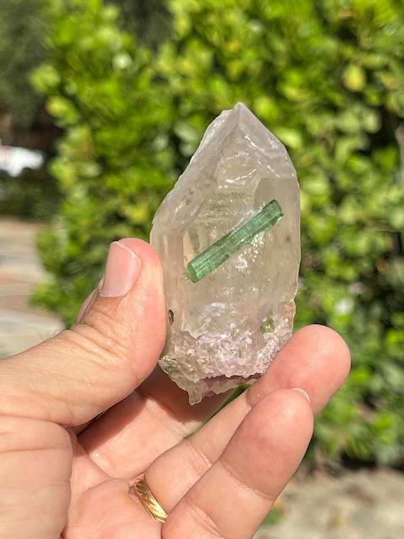 水晶　電気石　クリスタル　グリーントルマリン　パキスタン産 日本製 自社製 グリーン ヒーリング 浄化 クリスタル 潜在意識 透明<br>