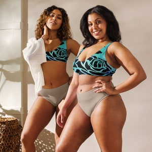 Recycled padded bikini top -Women&#39;s trendy bikini top swimwear in green with Floral Pattern