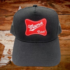 Chapéu trucker preto bordado Mama Tried