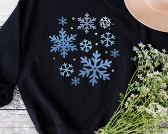 Snowflake Christmas Sweatshirt, Winter Holiday Crewneck, Cozy Snowflakes Sweater, Cute Winter Sweatshirt Women, Glitter Snowflake Xmas Gift