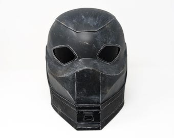 Réplica del casco del asesino clon, impresa en 3D