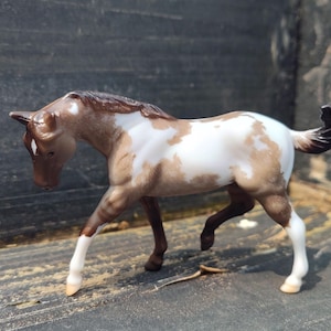 Custom Breyer Stablemate Horse, Hand etched to a detailed paint dun pattern OOAK