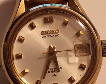 Vintage Seiko 7N82-0AT0 Womens Gold & Silver Tone Classic Quartz