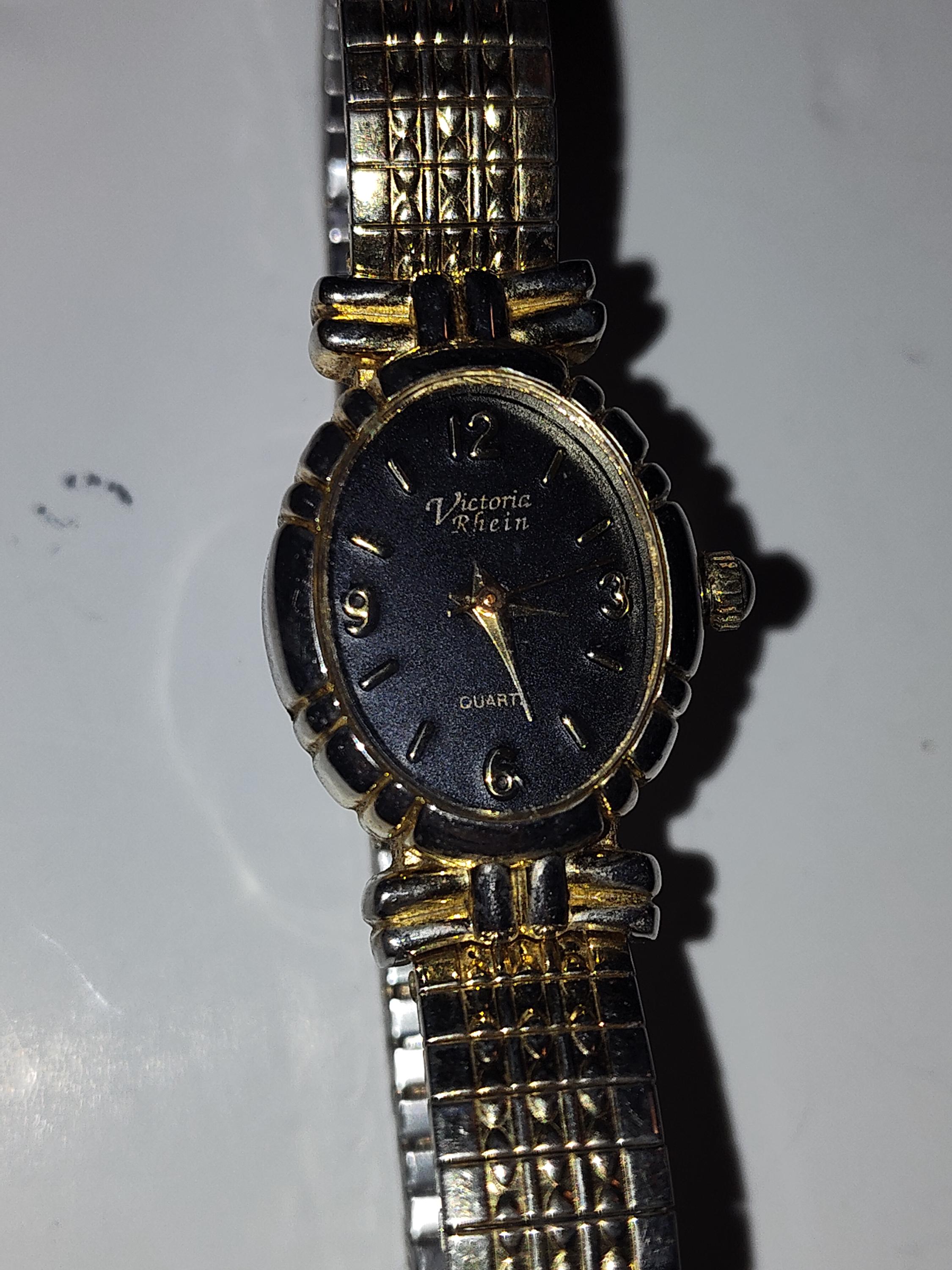 Assorted Wrist Watches Lot Of 3 Folio Fossil Gruen and Victoria Rhein Silver Watch 90s - Etsy main image 4