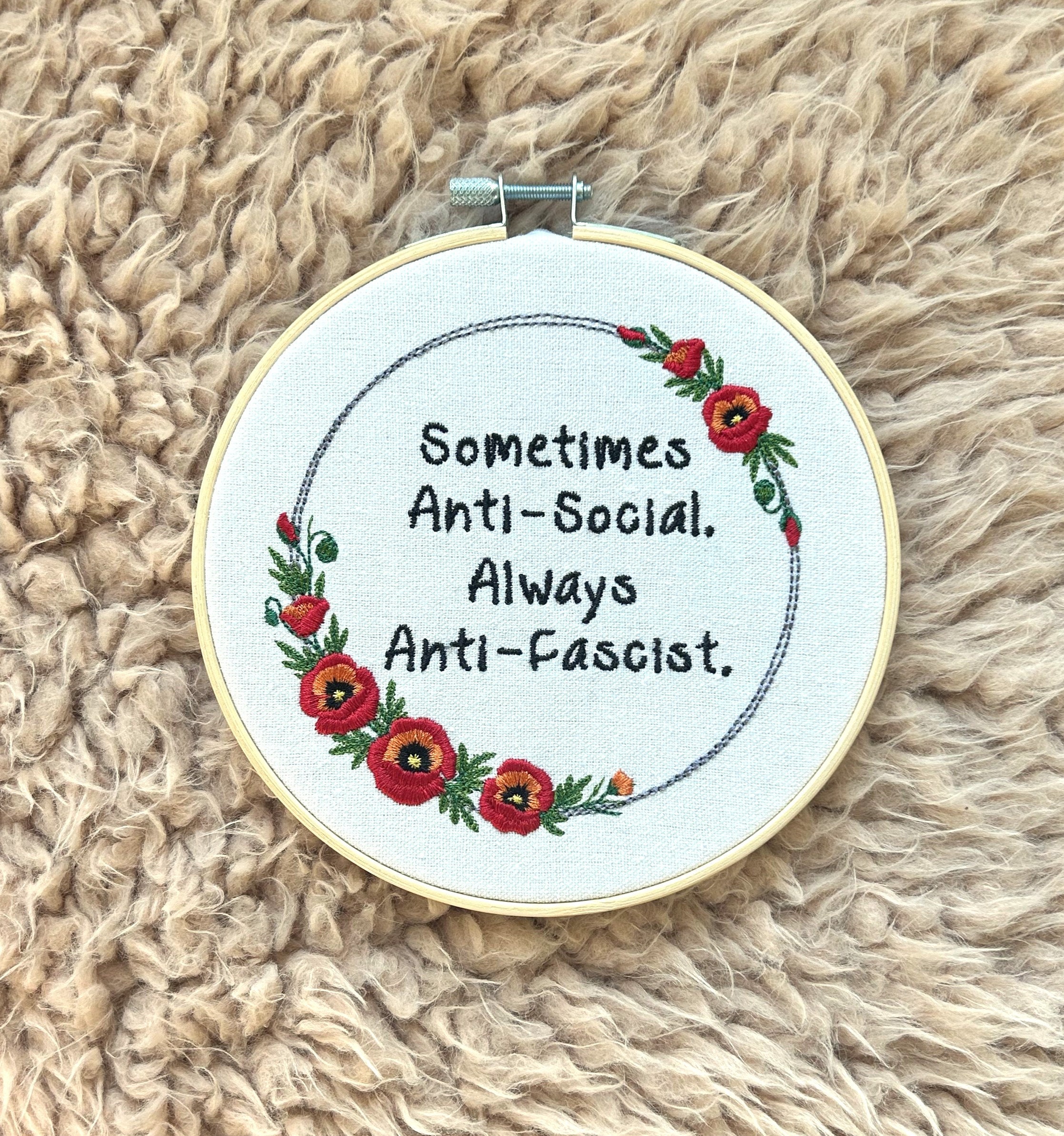 T-shirt Unisexe Punk Antifa 'Sometimes Antisocial' - Gildan 5000, Coton, États-Unis