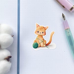 Autocollant en vinyle découpé chaton | Sticker pour ordinateur portable | Grand sticker d'inspiration kawaii pour macbook | autocollant de scrapbooking | Cosy et carte