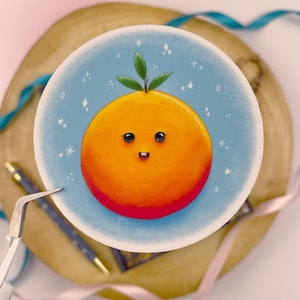Kawaii oranje waterdichte gestanste vinylsticker | Sticker laptop of macbook, grote op fruit geïnspireerde sticker | Scrapbooken | Gezellig en kaart