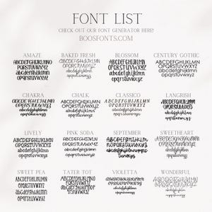 K&ouml;nnte beinhalten: Eine Grafik mit einer Schriftartenliste, die verschiedene Schriftstile wie Amaze, Baked Fresh, Blossom und Century Gothic zeigt. Der Text "FONT LIST" und "BOOSFONTS.COM" sind ebenfalls zu sehen. Jede Schriftart zeigt das Alphabet in Gro&szlig;- und Kleinbuchstaben.
