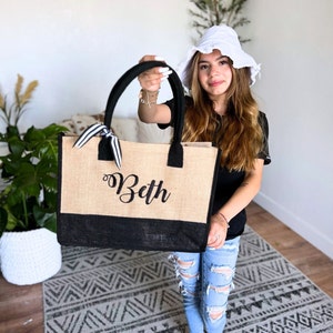 Bridesmaid Tote Bags, Maid of Honor Tote, Personalized Bridesmaid Bags, Bridal Party Bridesmaid Gifts, Embroidered Tote Bag, Monogram Tote
