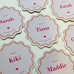 Circular Wavy Place Cards Round Scalloped Edge, Wedding Bridal shower Wavy Edge name card, Pink Card Coasters | Modern Round Place card