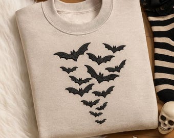 Sudadera de Halloween con murciélago bordado, camiseta de Halloween con murciélago, sudadera con capucha de temporada espeluznante, camiseta de otoño, fiesta de Halloween, camiseta de murciélago para Halloween