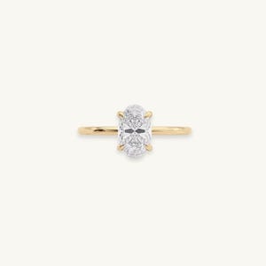 2.5ct OVAL CUT Luxe Ring