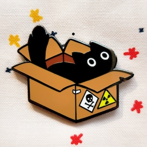 Schrödingers Katze Emaille Pin - tolles Geschenk für Katzen Liebhaber!