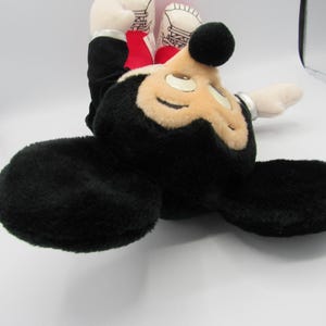 Peluche Mickey Mouse avec smoking Le Royaume magique sur glace de Walt Disney, vintage 1988 image 4