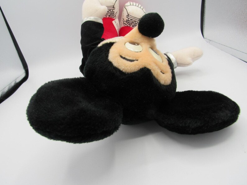 Peluche Mickey Mouse avec smoking Le Royaume magique sur glace de Walt Disney, vintage 1988 image 4