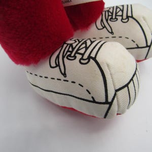 Peluche Mickey Mouse avec smoking Le Royaume magique sur glace de Walt Disney, vintage 1988 image 10
