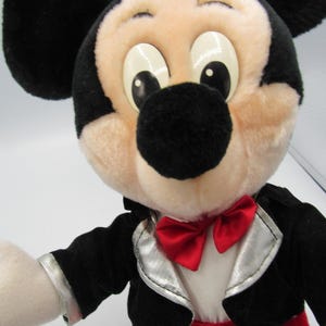Peluche Mickey Mouse avec smoking Le Royaume magique sur glace de Walt Disney, vintage 1988 image 8