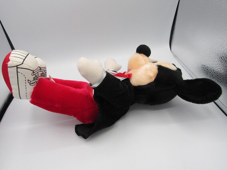 Peluche Mickey Mouse avec smoking Le Royaume magique sur glace de Walt Disney, vintage 1988 image 3
