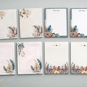 Op de afbeelding: Een set van drie keramische mokken met een gespikkelde, matte afwerking. De mokken zijn in tinten crème, lichtgrijs en donkergrijs. Elke mok heeft een eenvoudig, minimalistisch ontwerp, perfect voor koffie of thee.