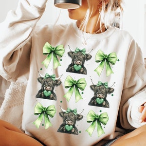 St Patrick&#39;s Day Highland Cow Sweatshirt, Retro St Patricks Shirt, St Patrick&#39;s Day Shirt, Shamrock Sweatshirt, Western St Patricks&#39; shirt