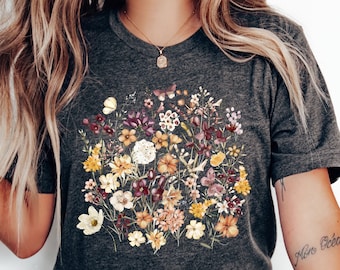 Cottagecore Pressed Flowers Tshirt, Boho Wildflowers Cottagecore Shirt, Oversized Vintage Botanical Tee, Pastel Floral Nature Shirt, Garden